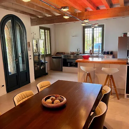 Neu- Ventinove Zauberhaft Renovierte Landhausvilla Mit Traumhaftem 180-seeblick Und Park Gardone Riviera