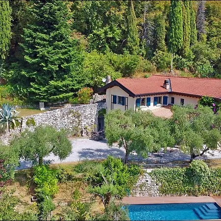 Neu- Ventinove Zauberhaft Renovierte Landhausvilla Mit Traumhaftem 180-seeblick Und Park