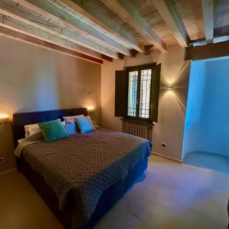 Neu- Ventinove Zauberhaft Renovierte Landhausvilla Mit Traumhaftem 180-seeblick Und Park Villa