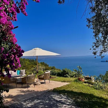 Neu- Ventinove Zauberhaft Renovierte Landhausvilla Mit Traumhaftem 180-seeblick Und Park Gardone Riviera